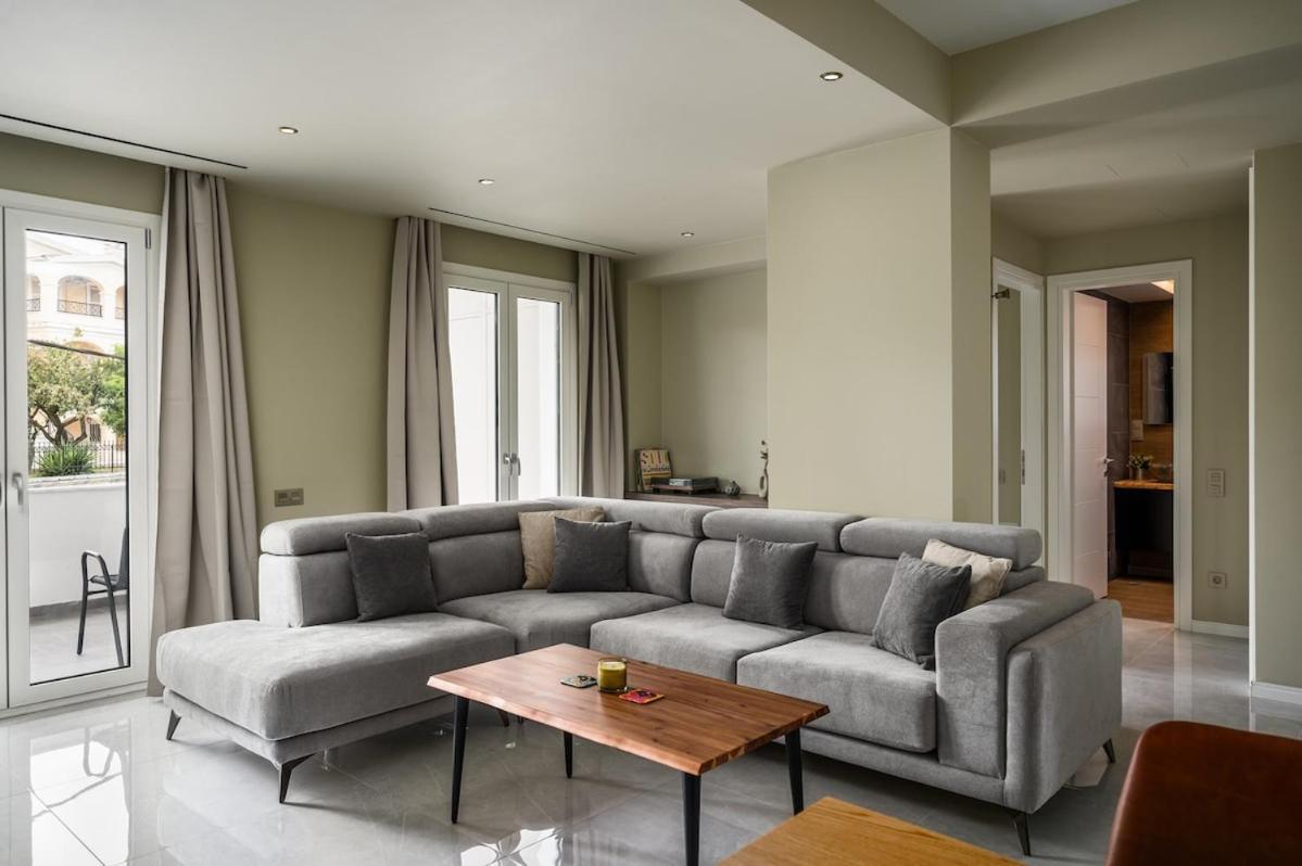 Comme A La Maison *