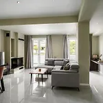 Comme A La Maison